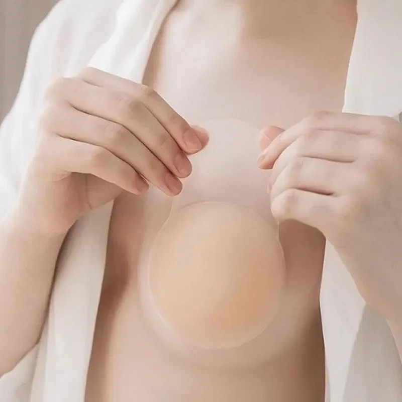 Silicone Bra Adhesive - 1ペアのシリコン製ニップルカバー、リフトアップブラステッカー、粘着式見えないブラ、女性用再利用可能な胸パッド、胸用花びらパッド