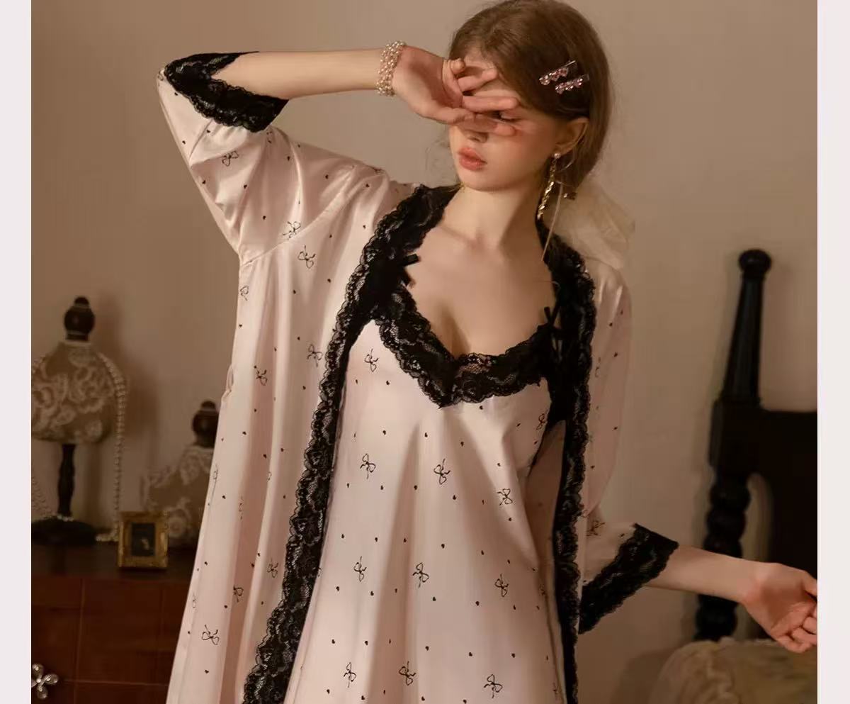 セクシーな夏の女性用寝間着、甘い花柄プリントのアイスシルク、 - Robe Silk Women のレビューと価格