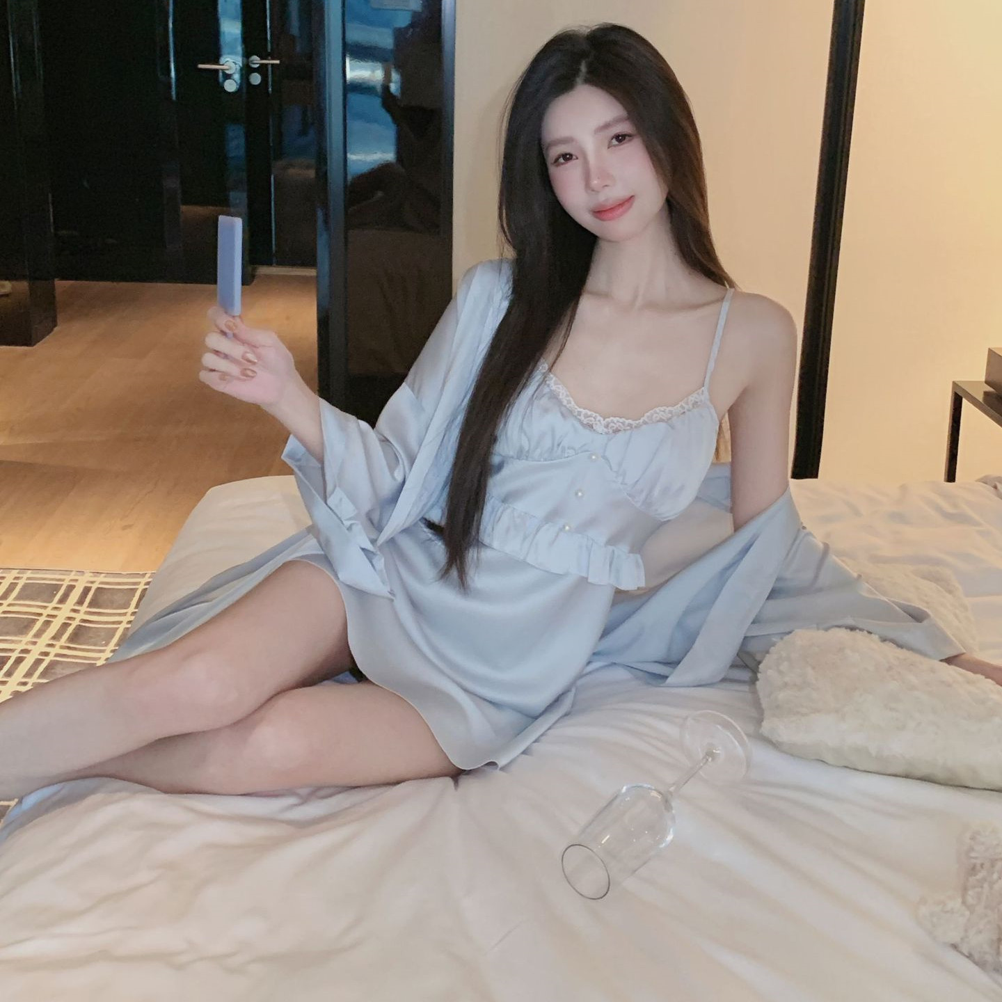 女性用フリルアップリケツインセットローブセット エレガントな - Robe Silk Women のレビューと価格
