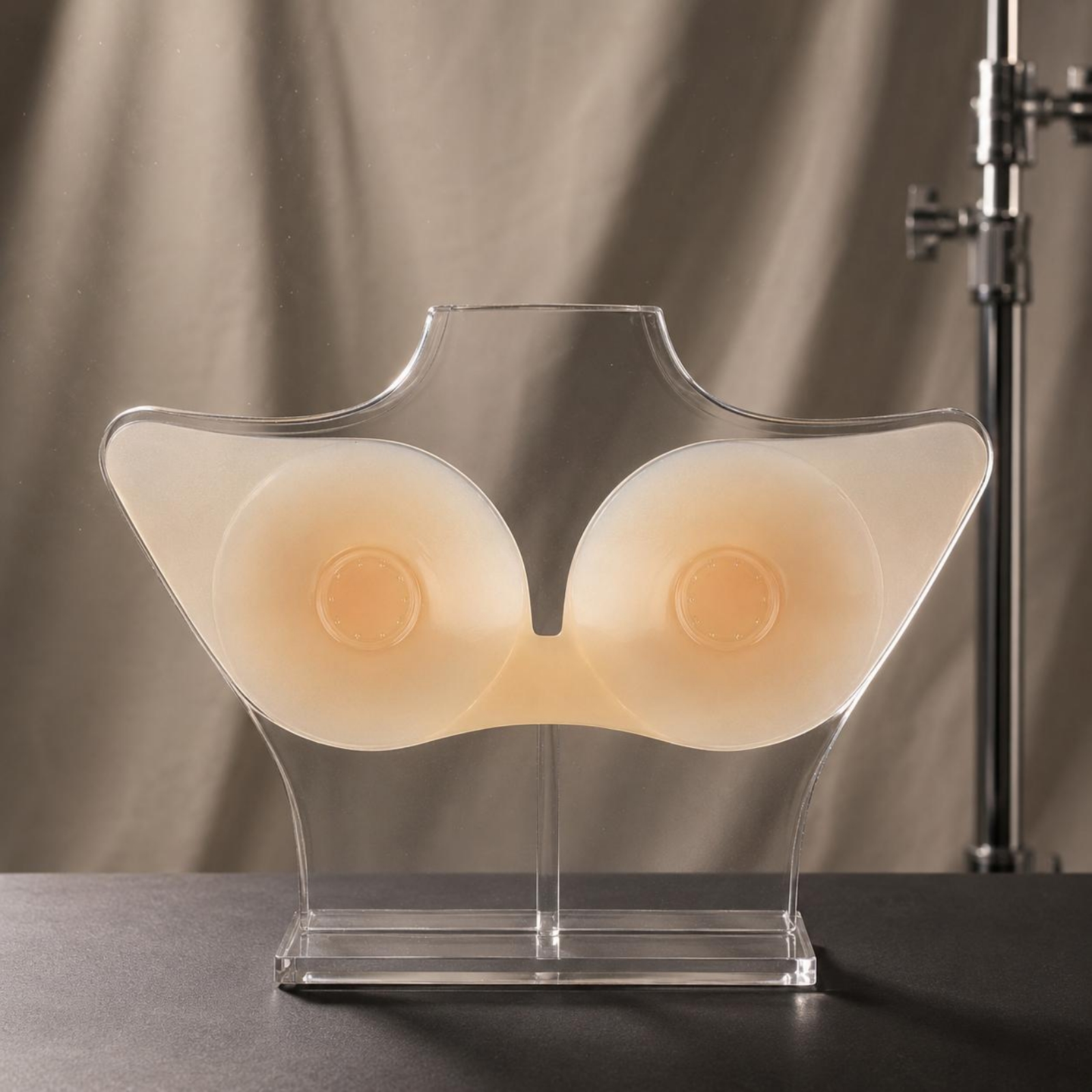羽根付きシリコン粘着式乳首カバー、ストラップレスブラカバー、 - Nipple Cover Pasties のレビューと価格