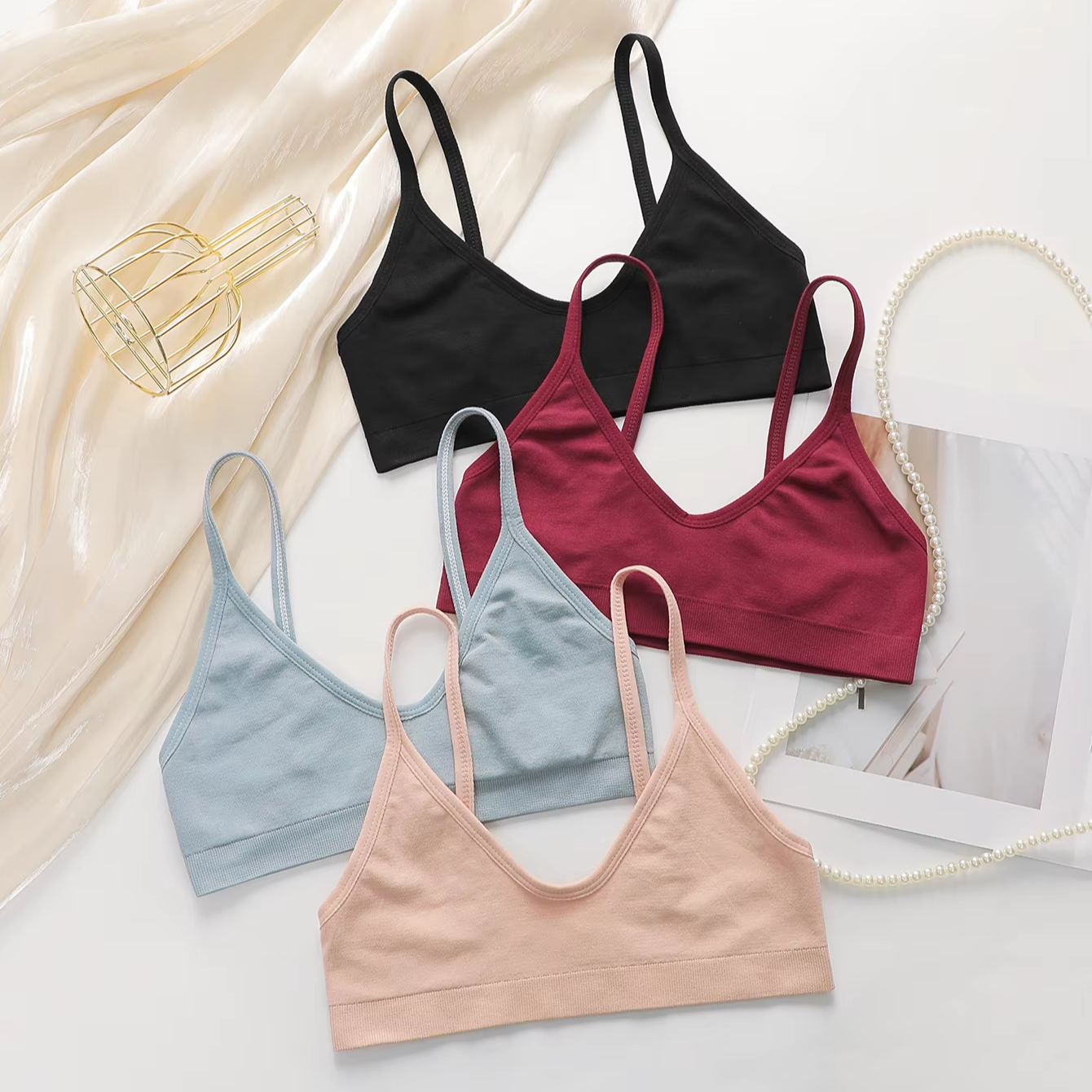 女性用シームレスワイヤレスブラ、無地ソフトブラレット、深いV - Bralette Wireless Soft のレビューと価格