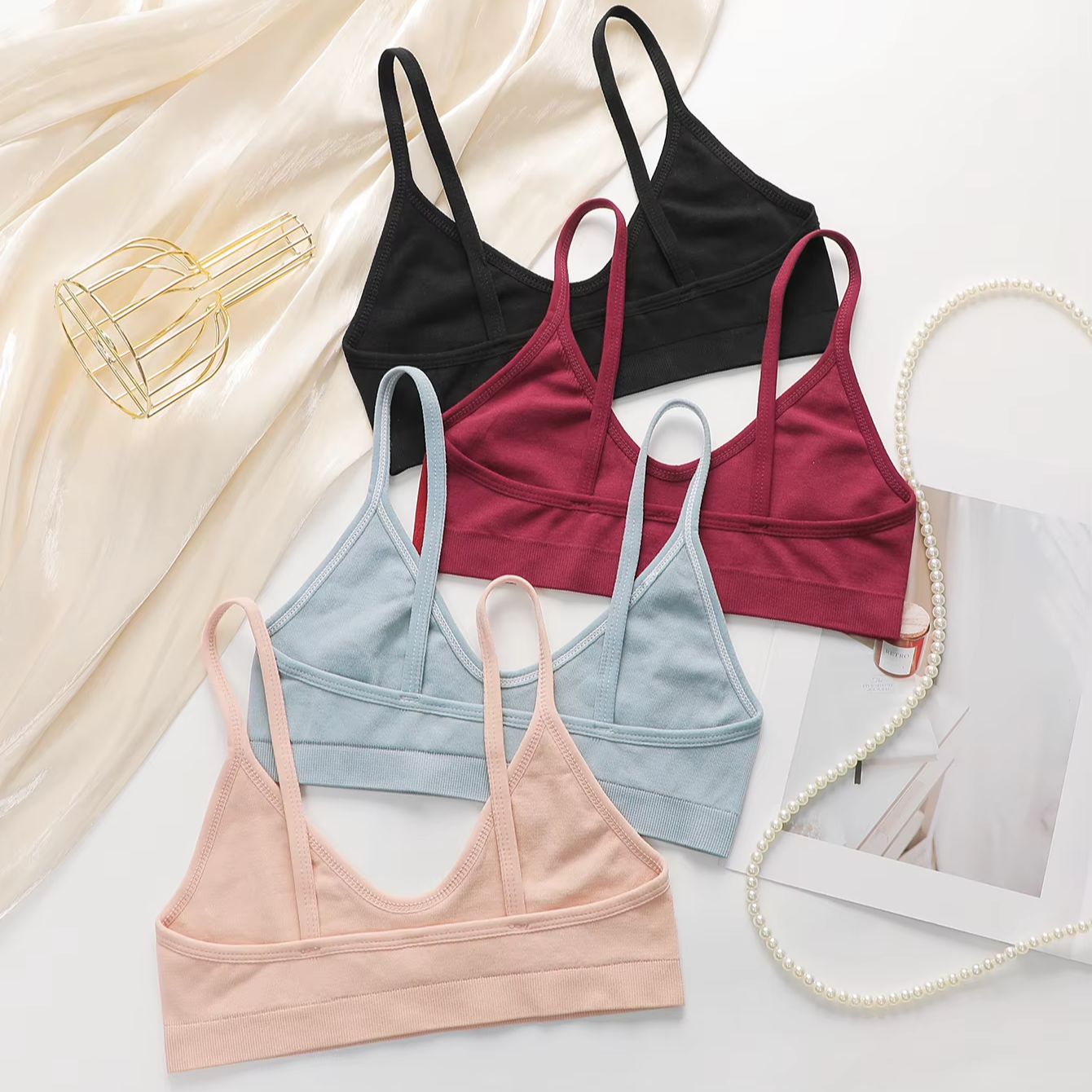 女性用シームレスワイヤレスブラ、無地ソフトブラレット、深いV - Bralette Wireless Soft のレビューと価格