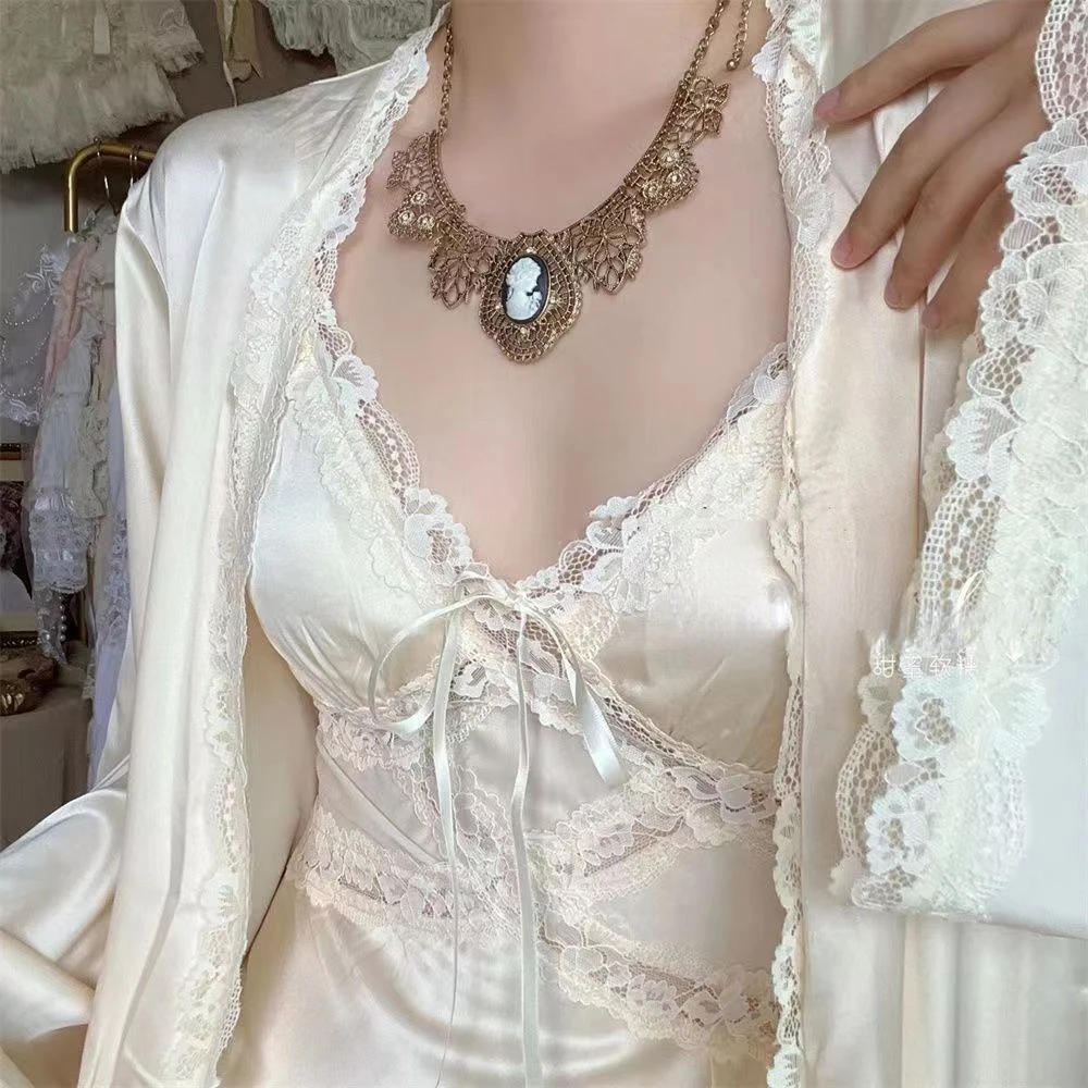 女性のためのフレンチスタイルのシルクのガウン,柔らかなレース - Robe Silk Women のレビューと価格